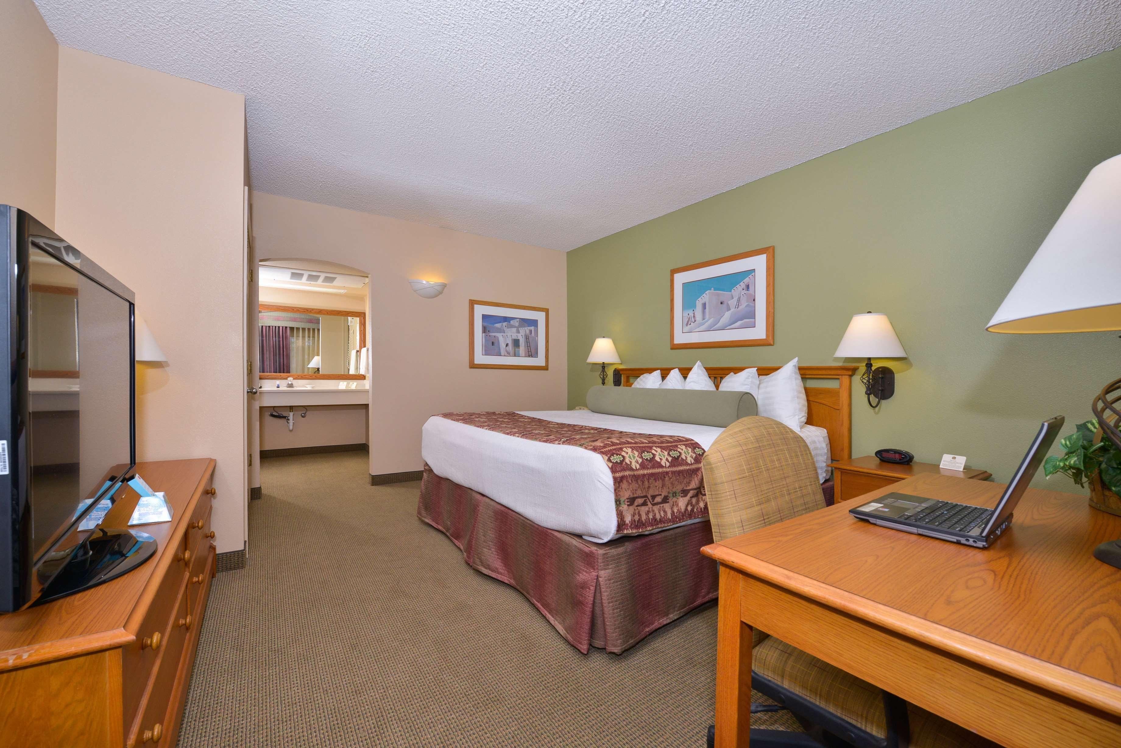 Best Western Plus King'S Inn And Suites Кингман Екстериор снимка