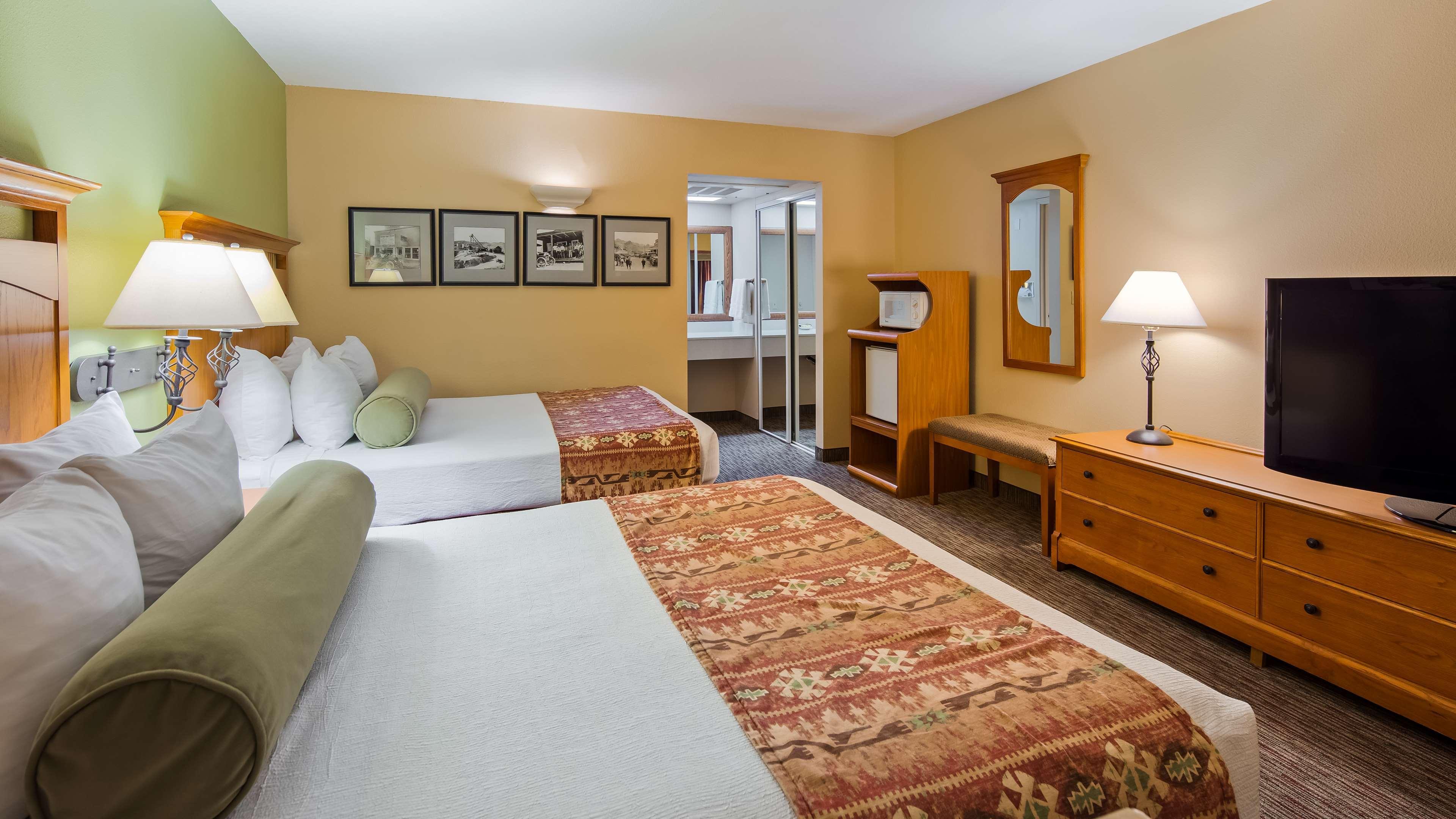 Best Western Plus King'S Inn And Suites Кингман Екстериор снимка