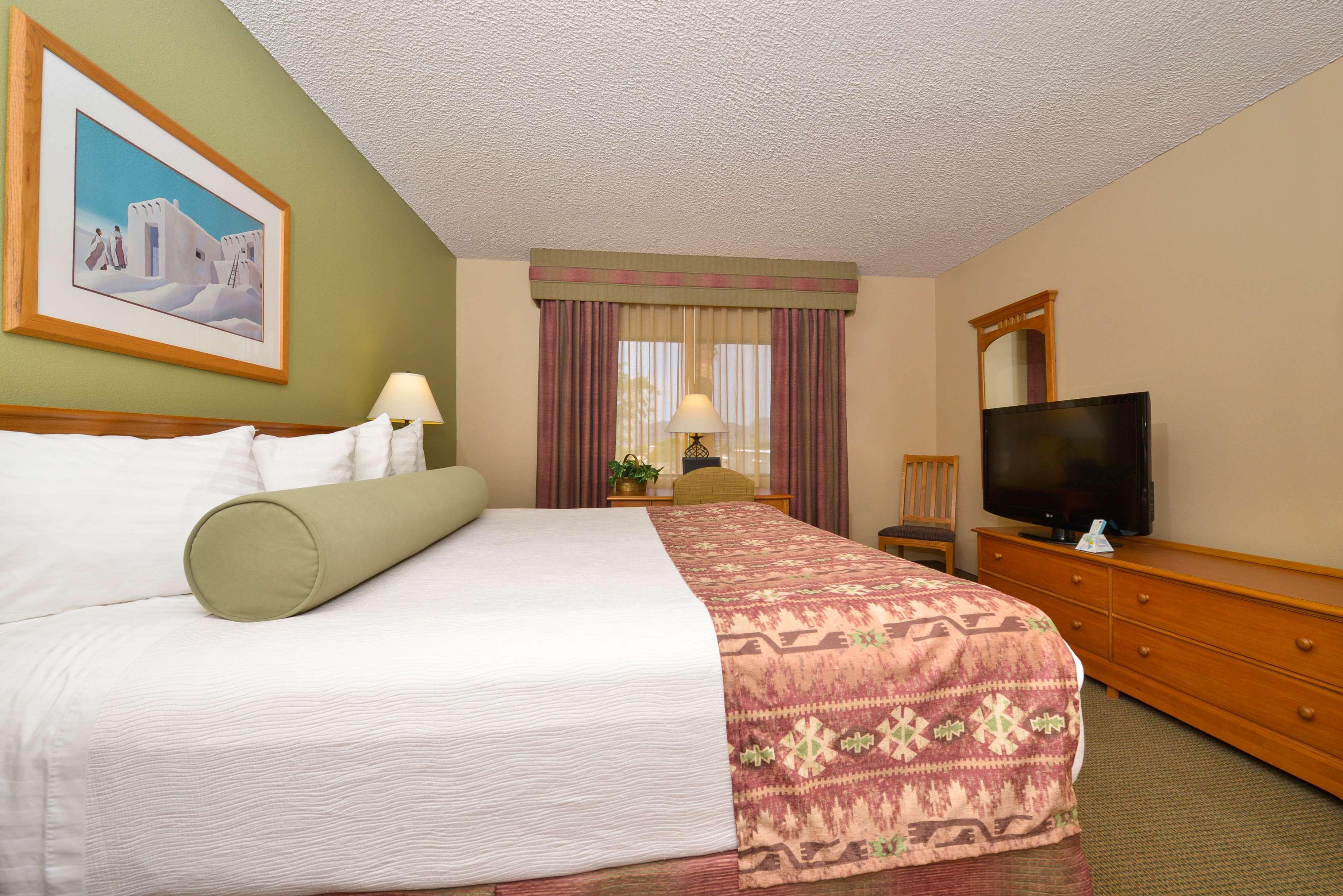 Best Western Plus King'S Inn And Suites Кингман Екстериор снимка