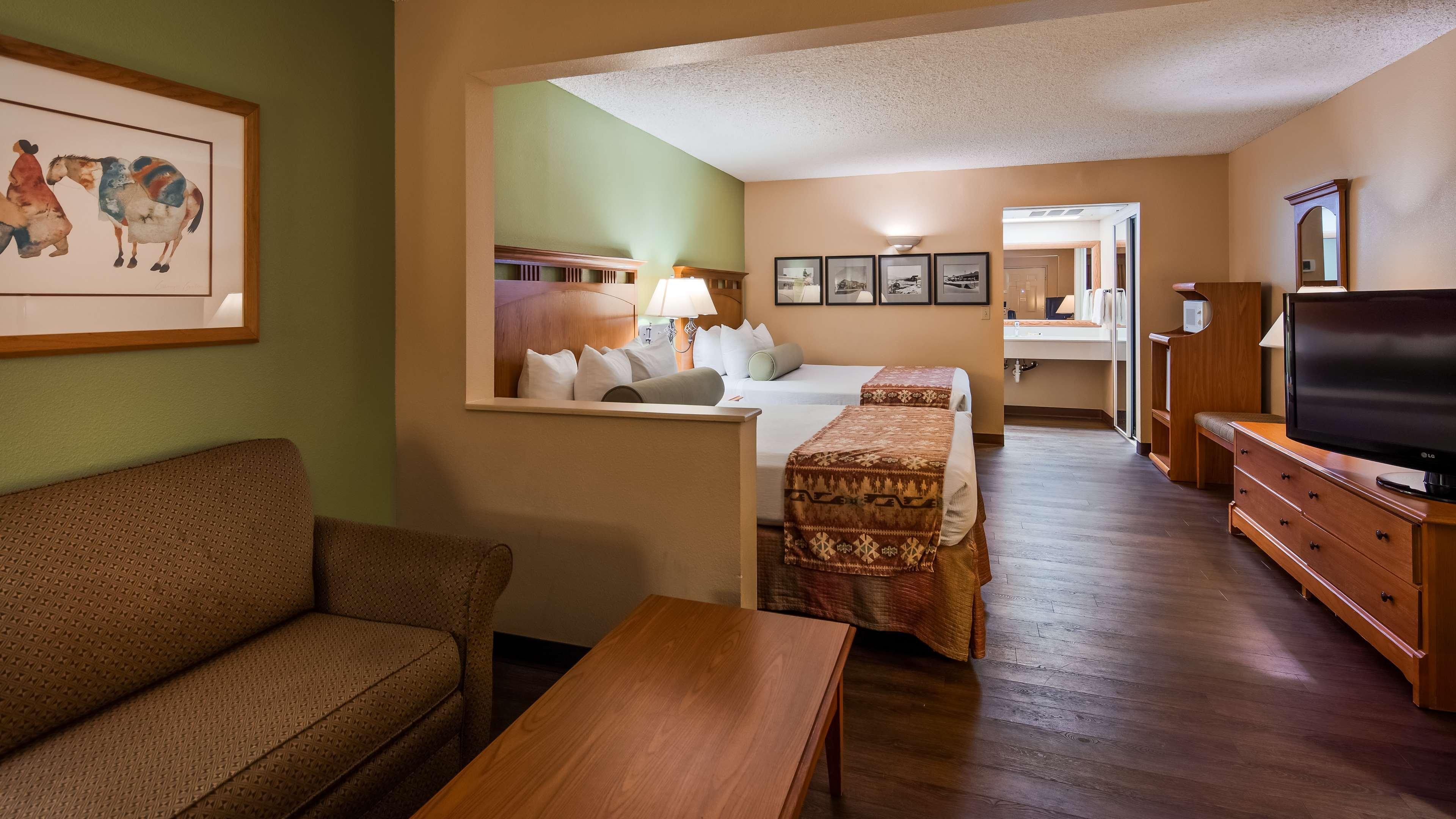 Best Western Plus King'S Inn And Suites Кингман Екстериор снимка