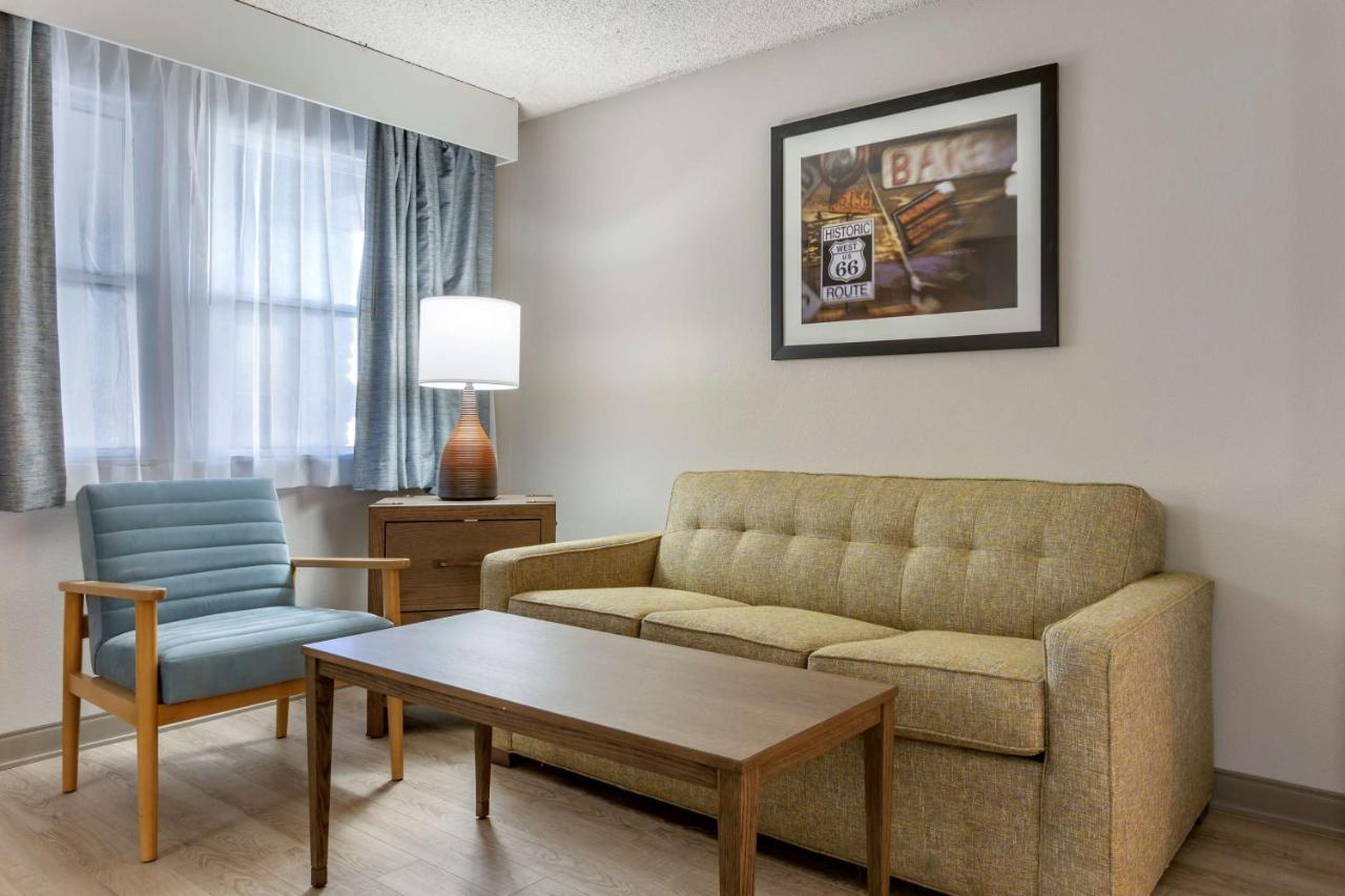 Best Western Plus King'S Inn And Suites Кингман Екстериор снимка