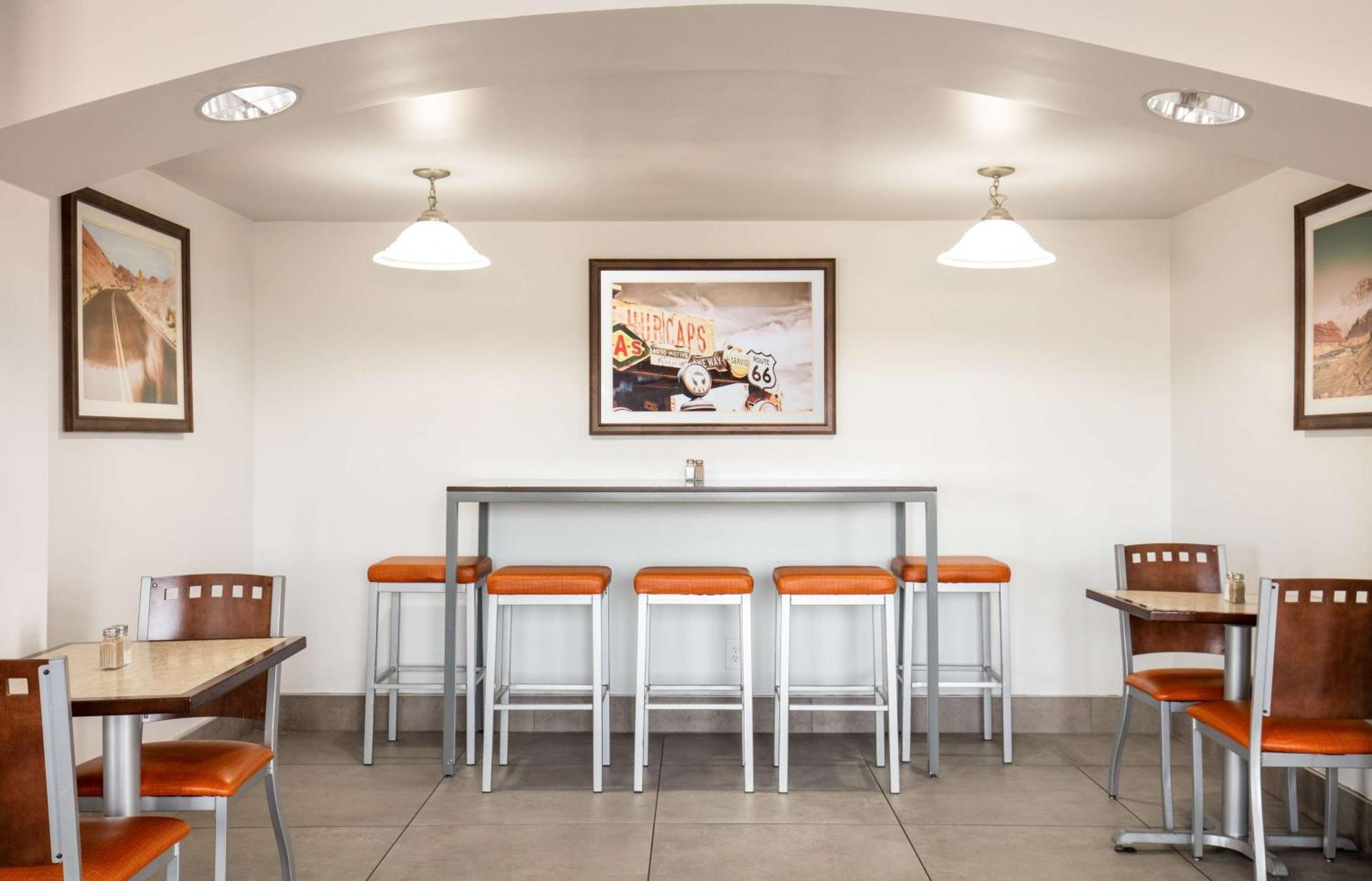 Best Western Plus King'S Inn And Suites Кингман Екстериор снимка