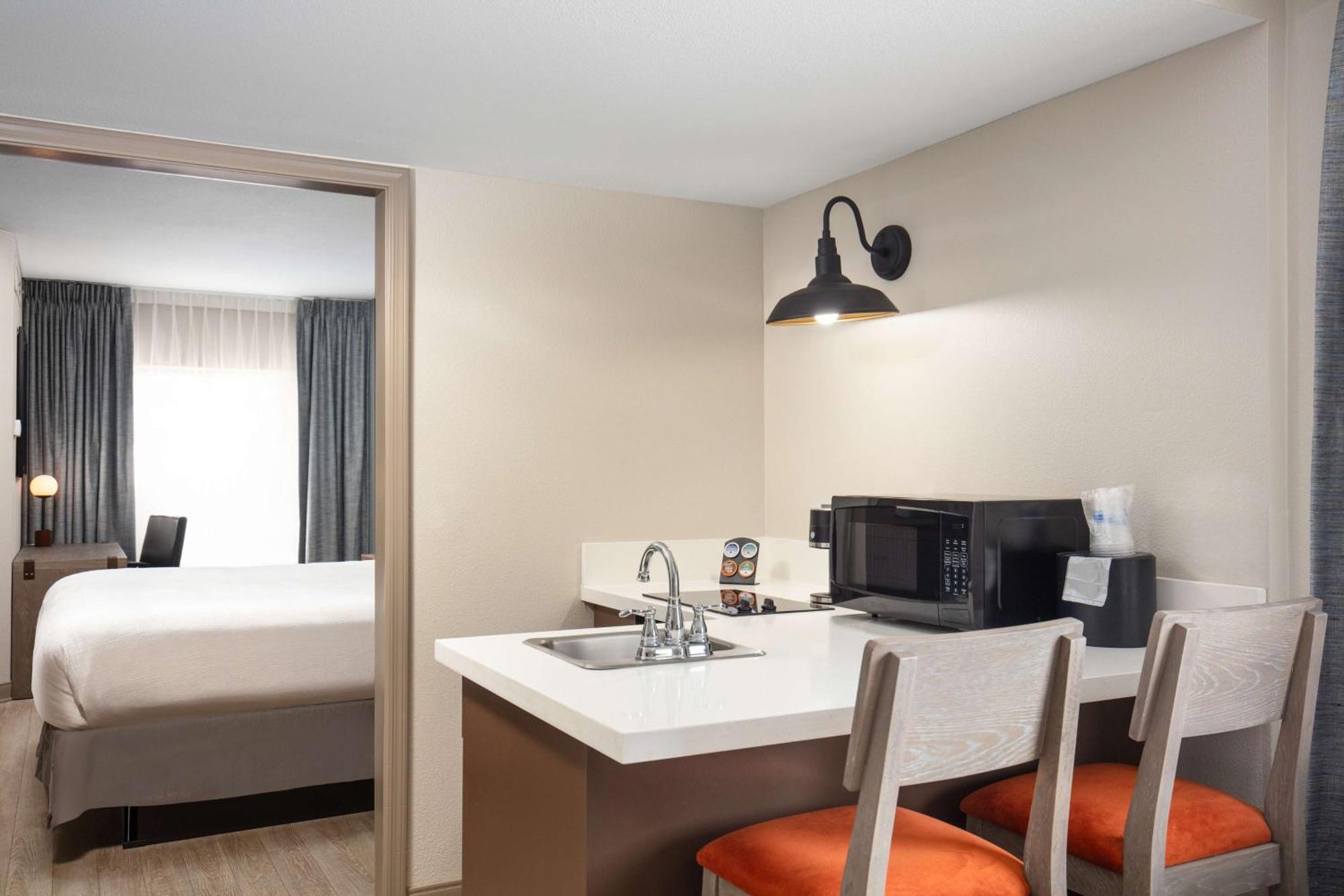 Best Western Plus King'S Inn And Suites Кингман Екстериор снимка