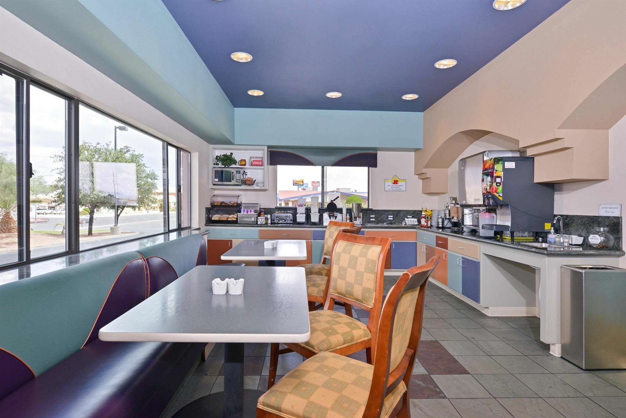 Best Western Plus King'S Inn And Suites Кингман Екстериор снимка
