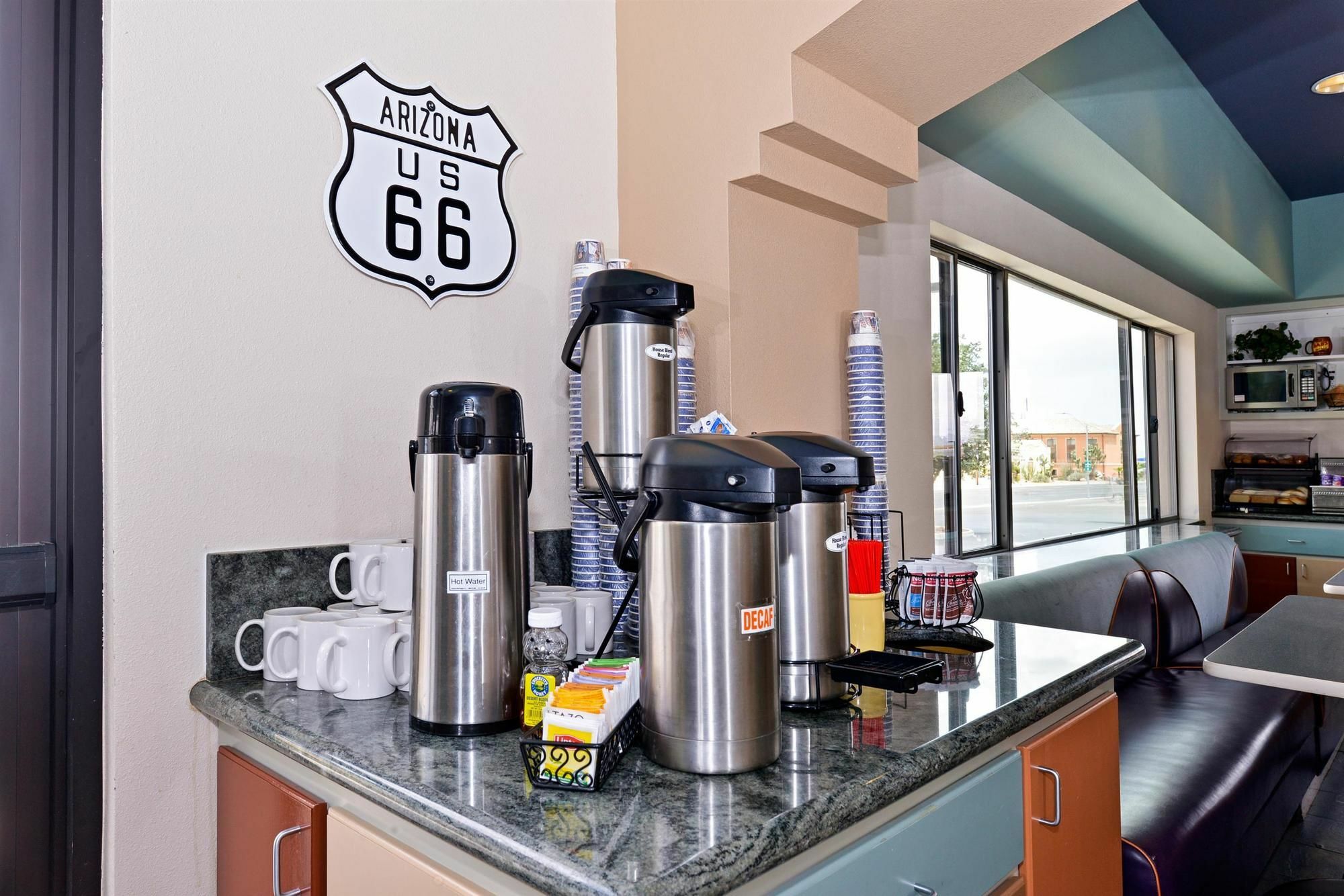 Best Western Plus King'S Inn And Suites Кингман Екстериор снимка